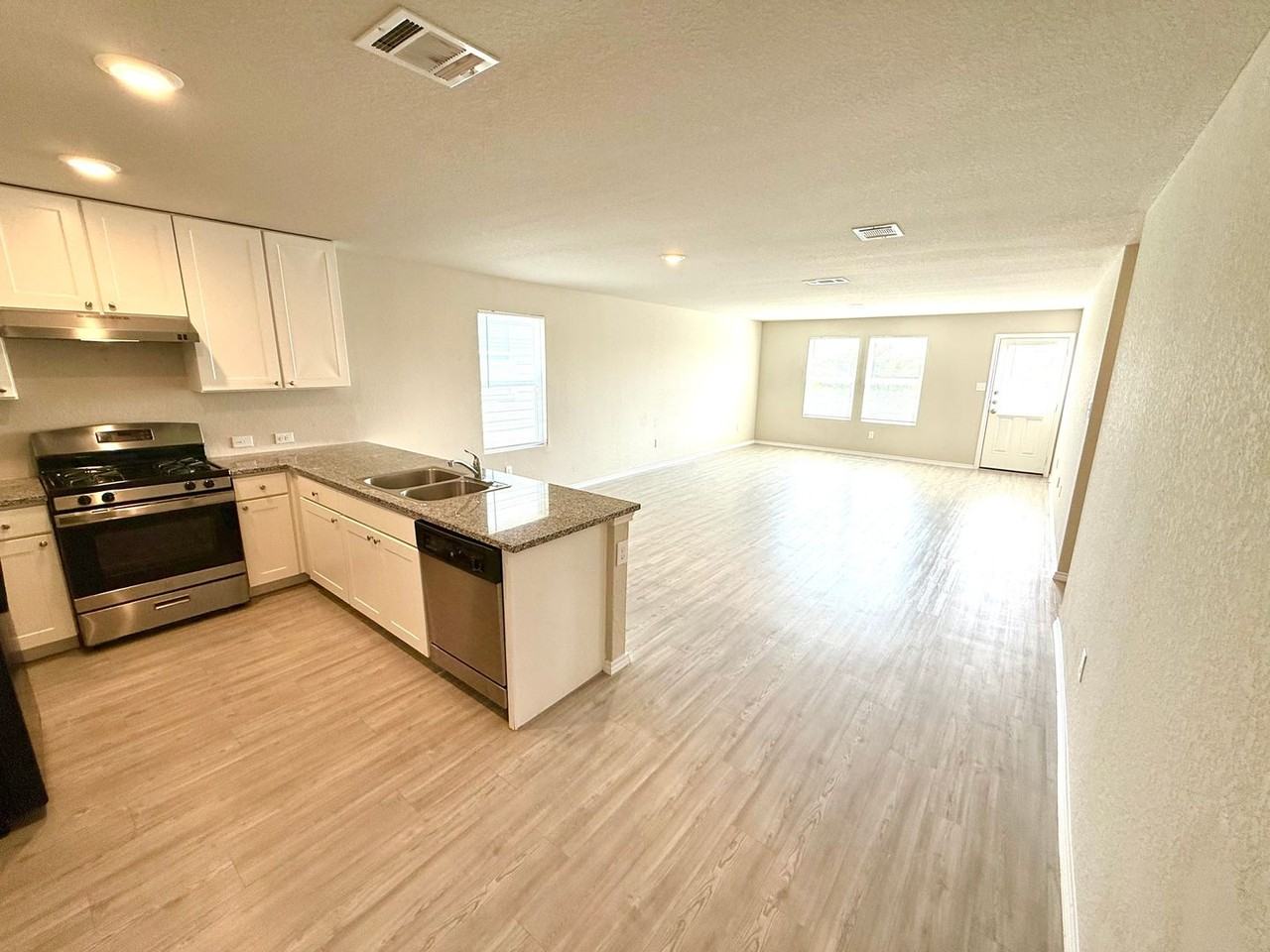 7734 Annex St - Photo 2 of 27