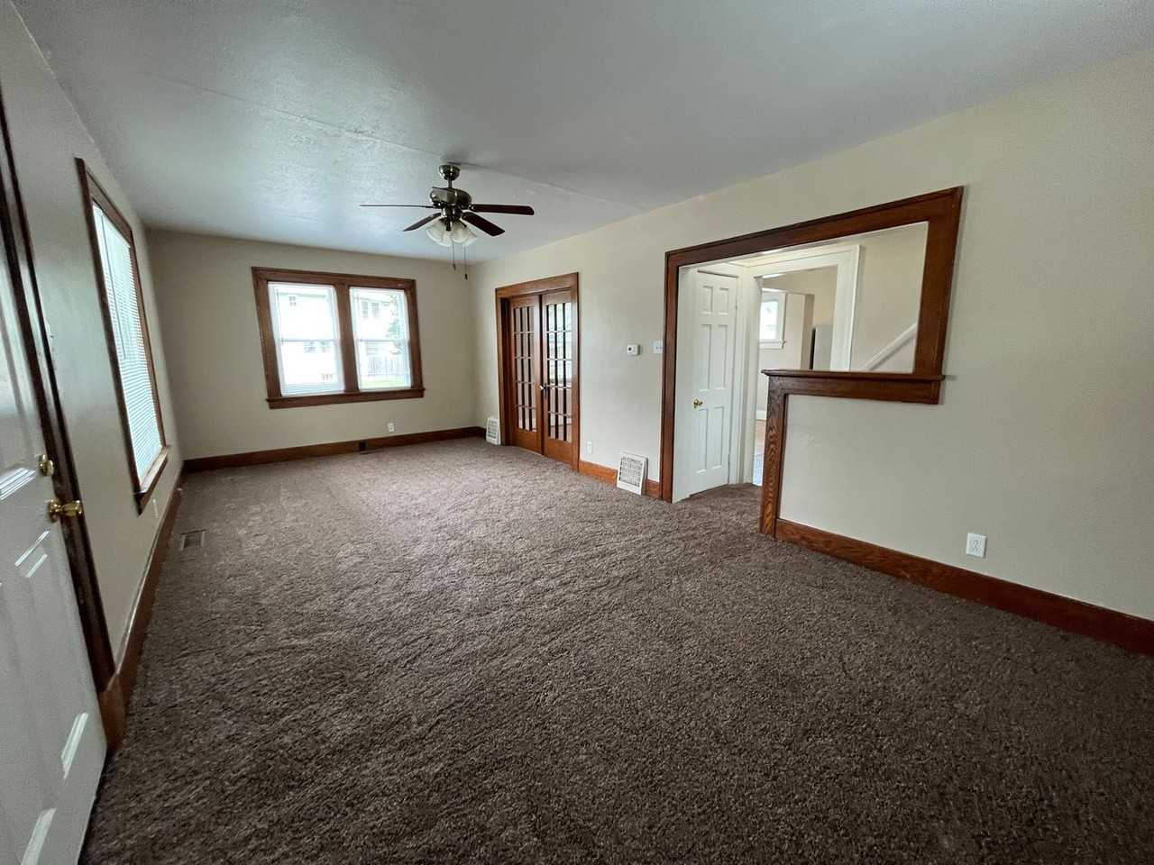 3001 Plaza Dr - Photo 2 of 8
