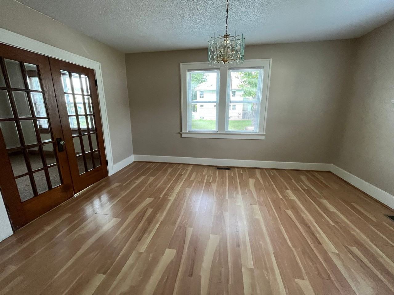 3001 Plaza Dr - Photo 3 of 8