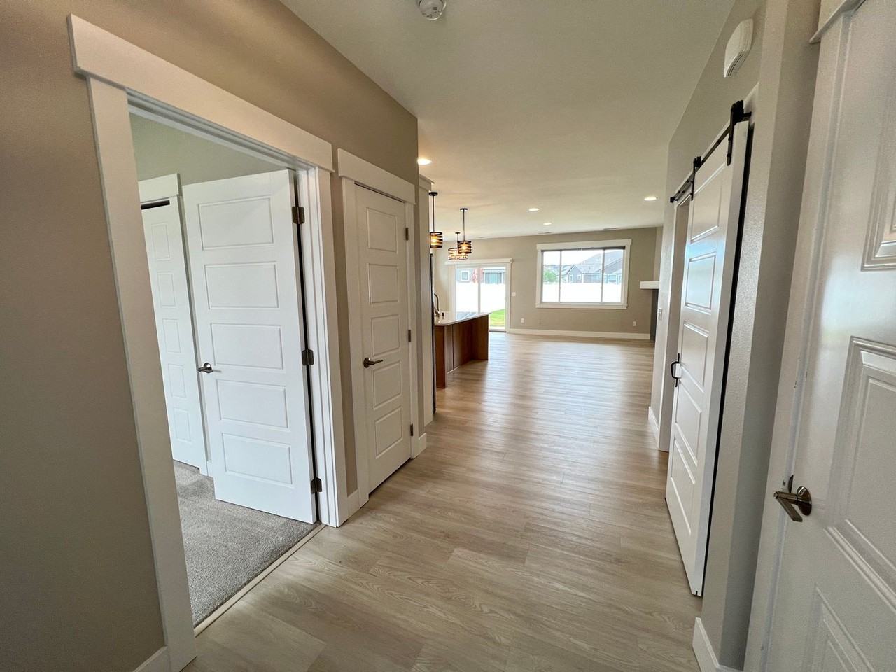 6334 Southern Bluffs Ln - Photo 2 of 21