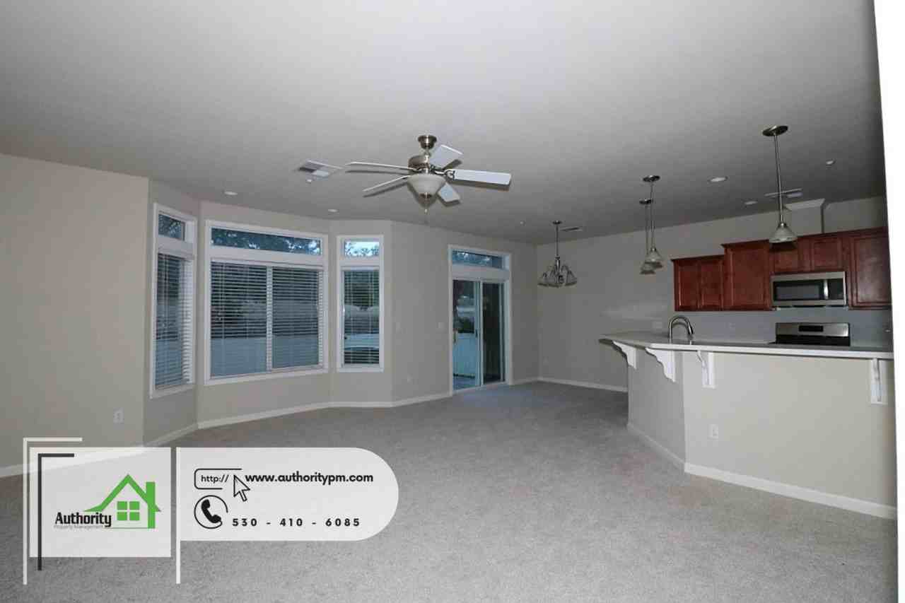 3255 Sinaloa Trl - Photo 3 of 15