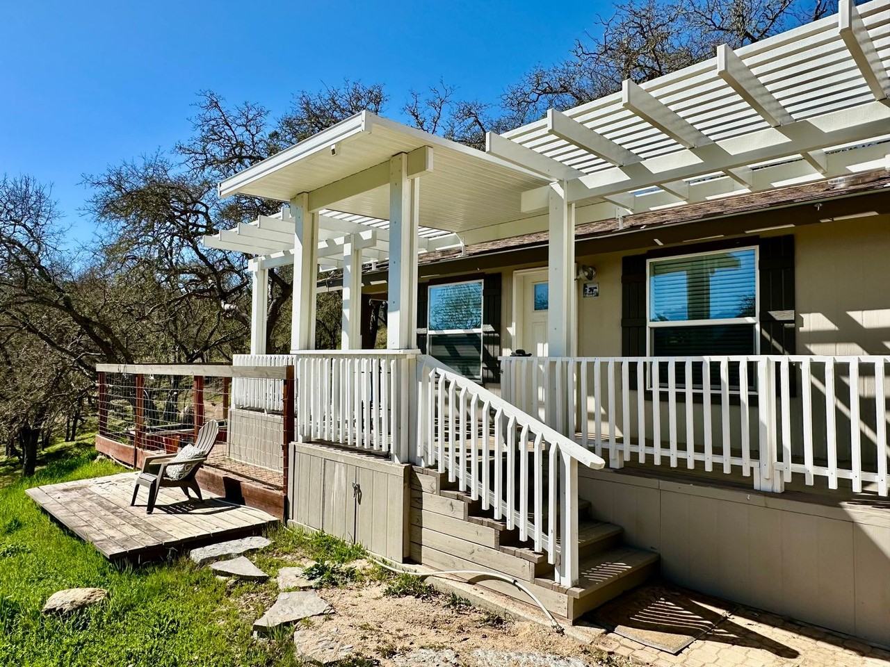 7600 Chimney Rock Rd - Photo 2 of 17