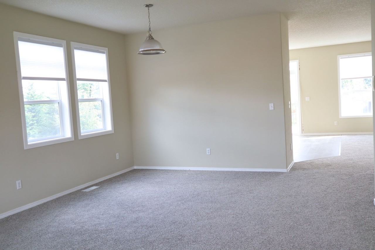 9507 Northeast 39th Avenue - Photo 3 of 36