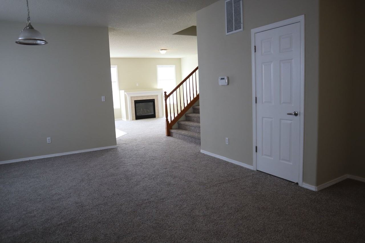 9507 Northeast 39th Avenue - Photo 6 of 36