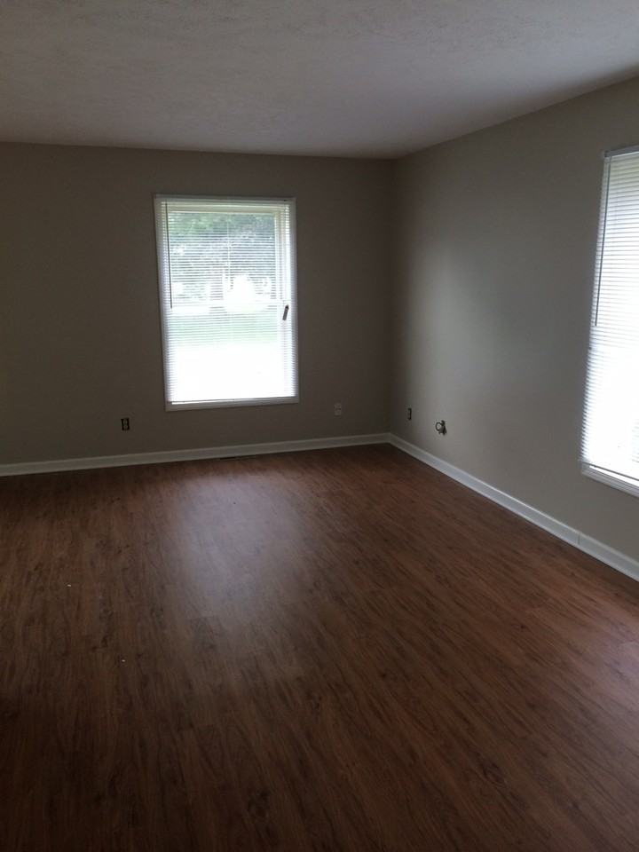 232 W Roswell Ave - Photo 2 of 6