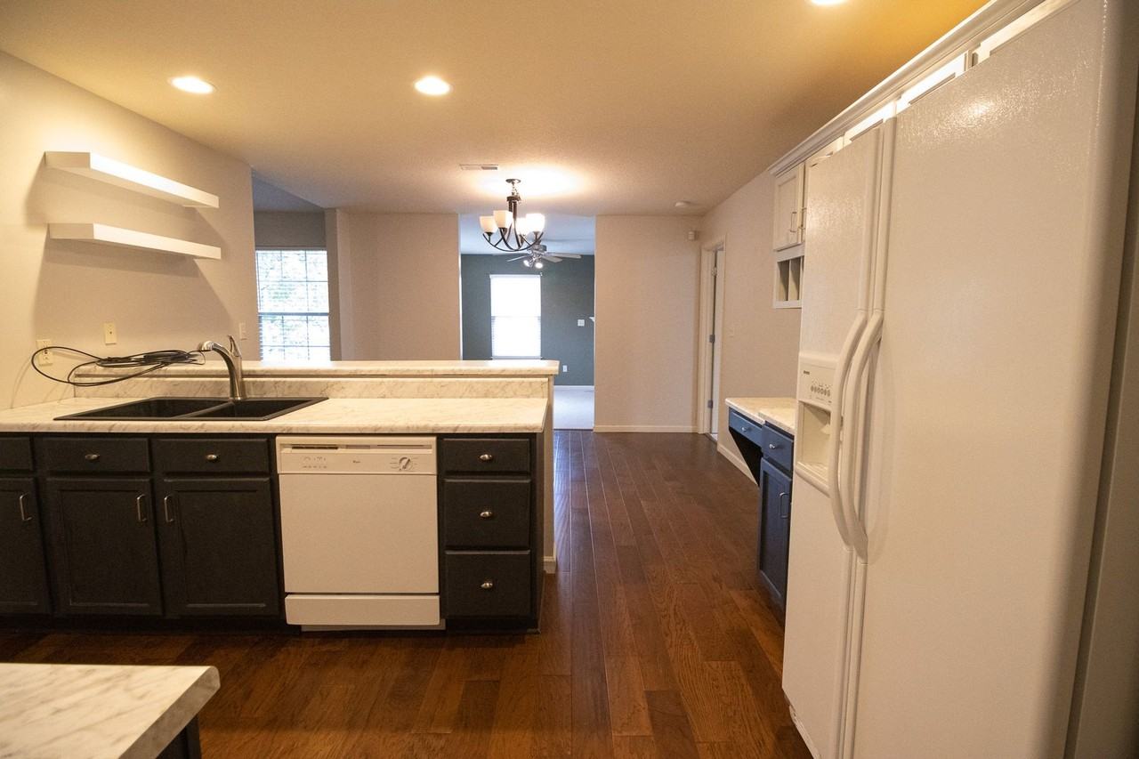 4005 Iguana Dr - Photo 3 of 24