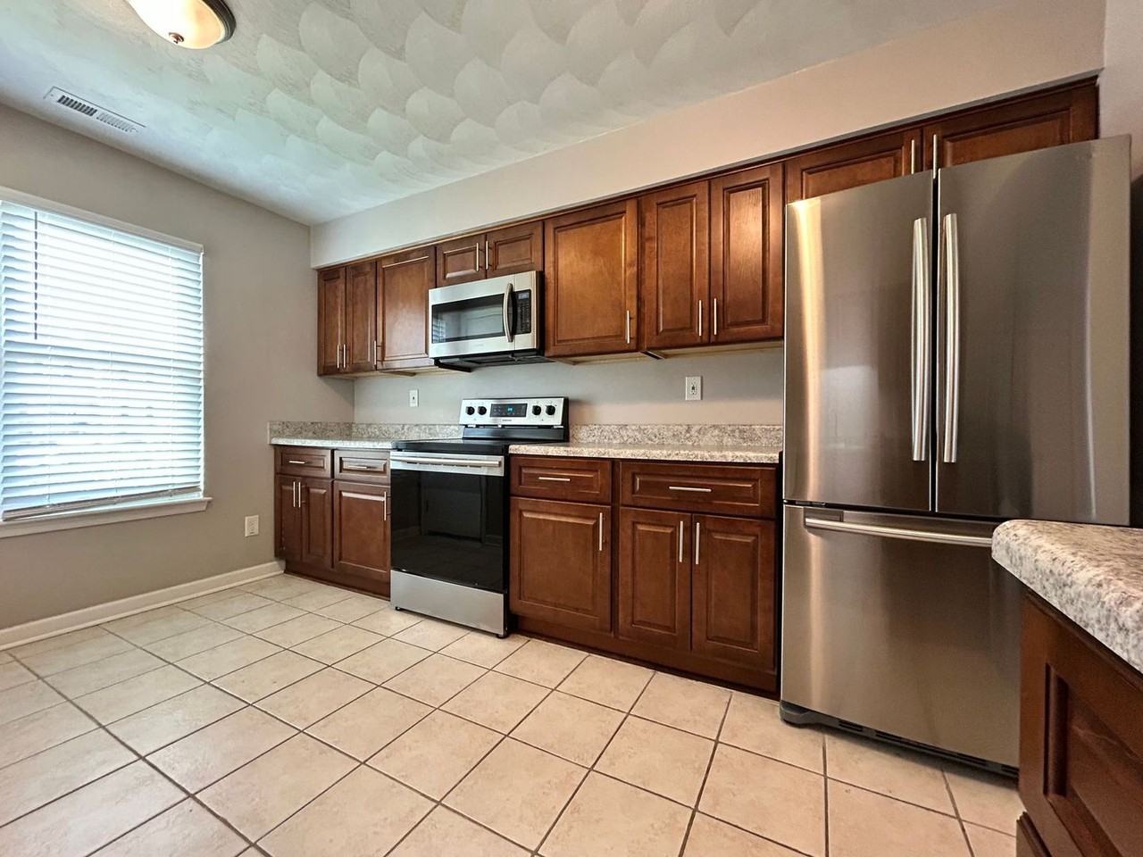 616 Aubrey Dr - Photo 3 of 16