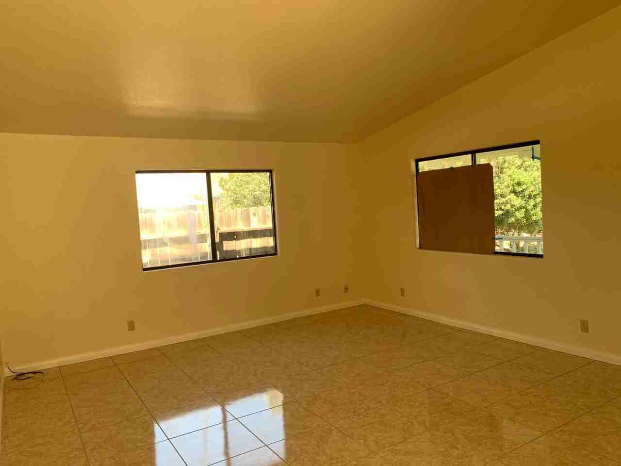 185 N 5th St - Photo 2 of 11