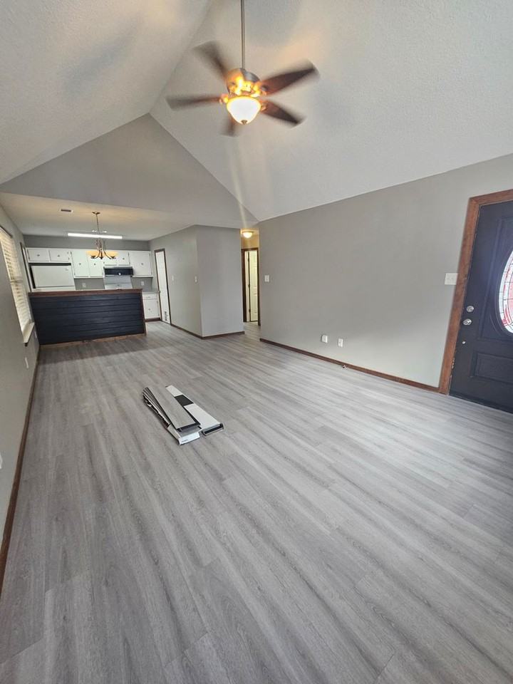 1202 Copper Creek Dr - Photo 4 of 27