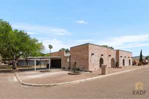 featured image of 2216 Robyn Ln