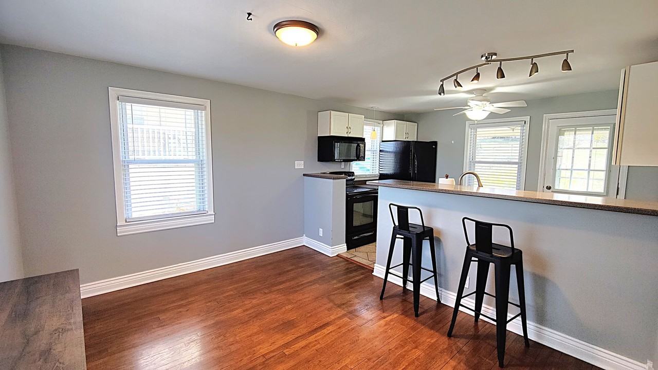 1004 Fidelity Dr - Photo 6 of 36