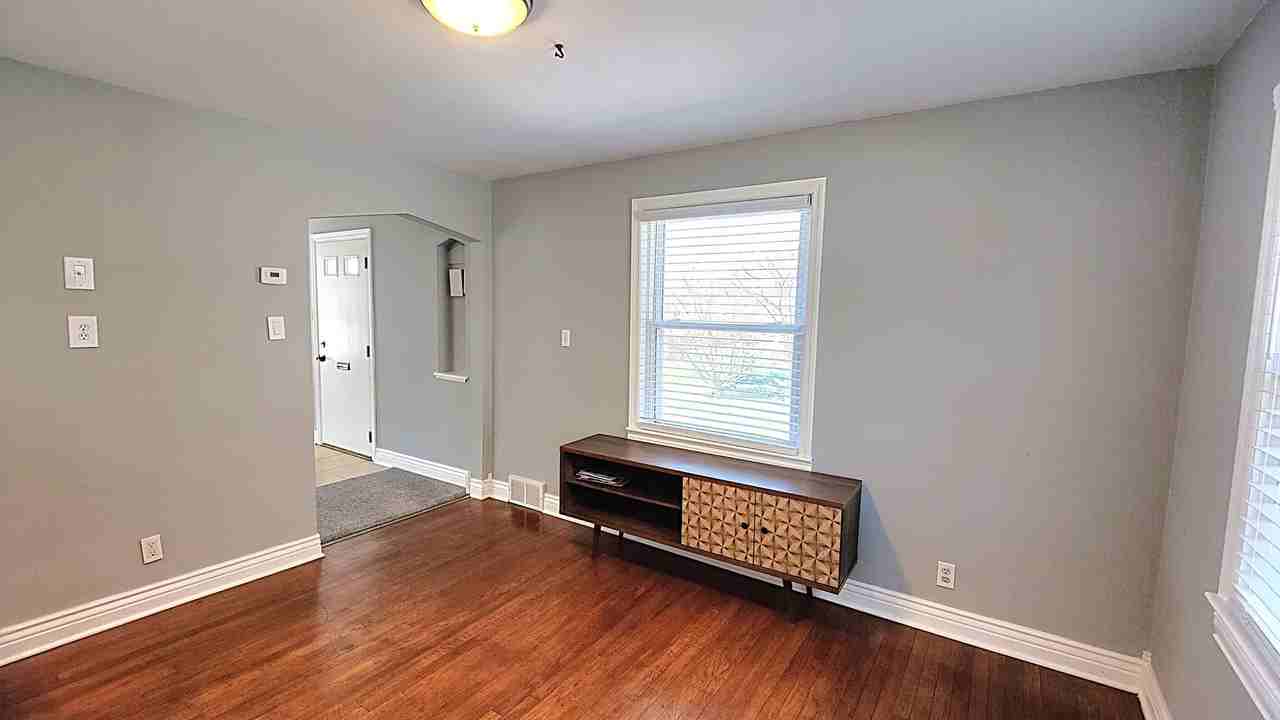 1004 Fidelity Dr - Photo 7 of 36