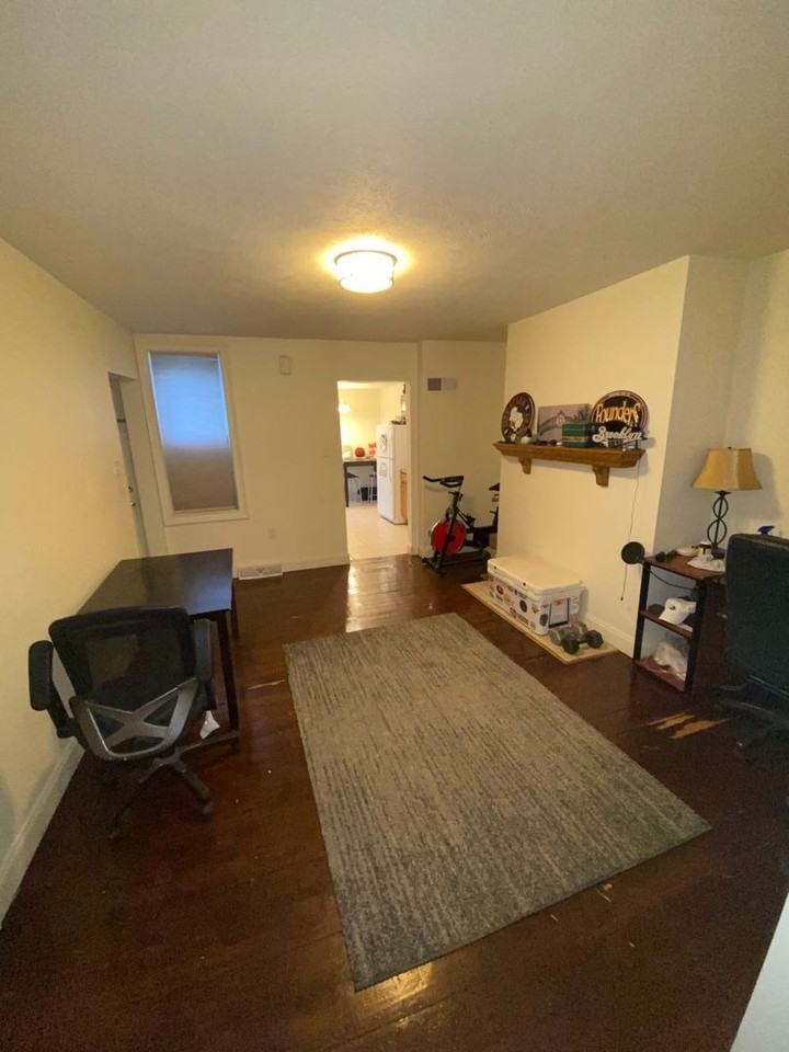 1812 Jane St - Photo 2 of 12