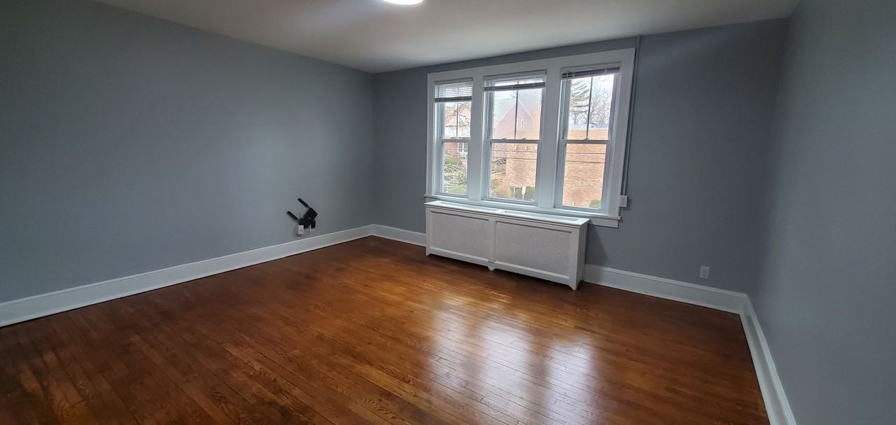 275 South Allen St - Photo 5 of 11