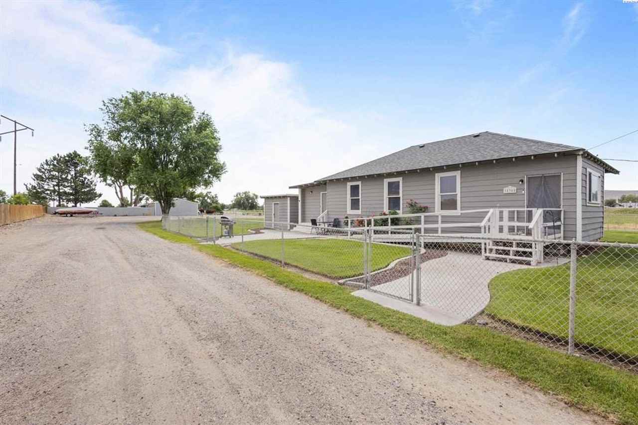 35305 S Finley Rd - Photo 2 of 24