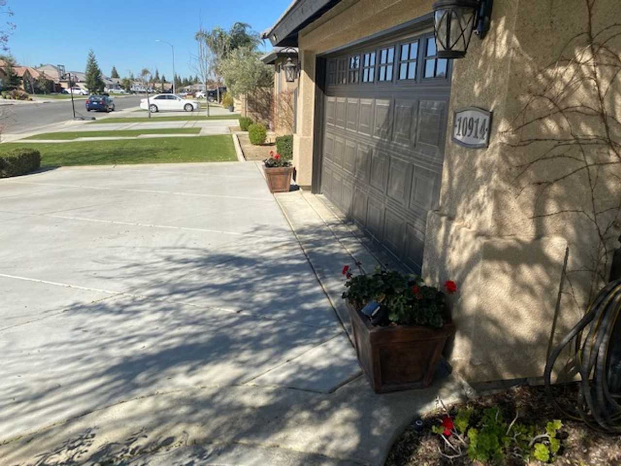 10914 Corbett Canyon Dr - Photo 2 of 22