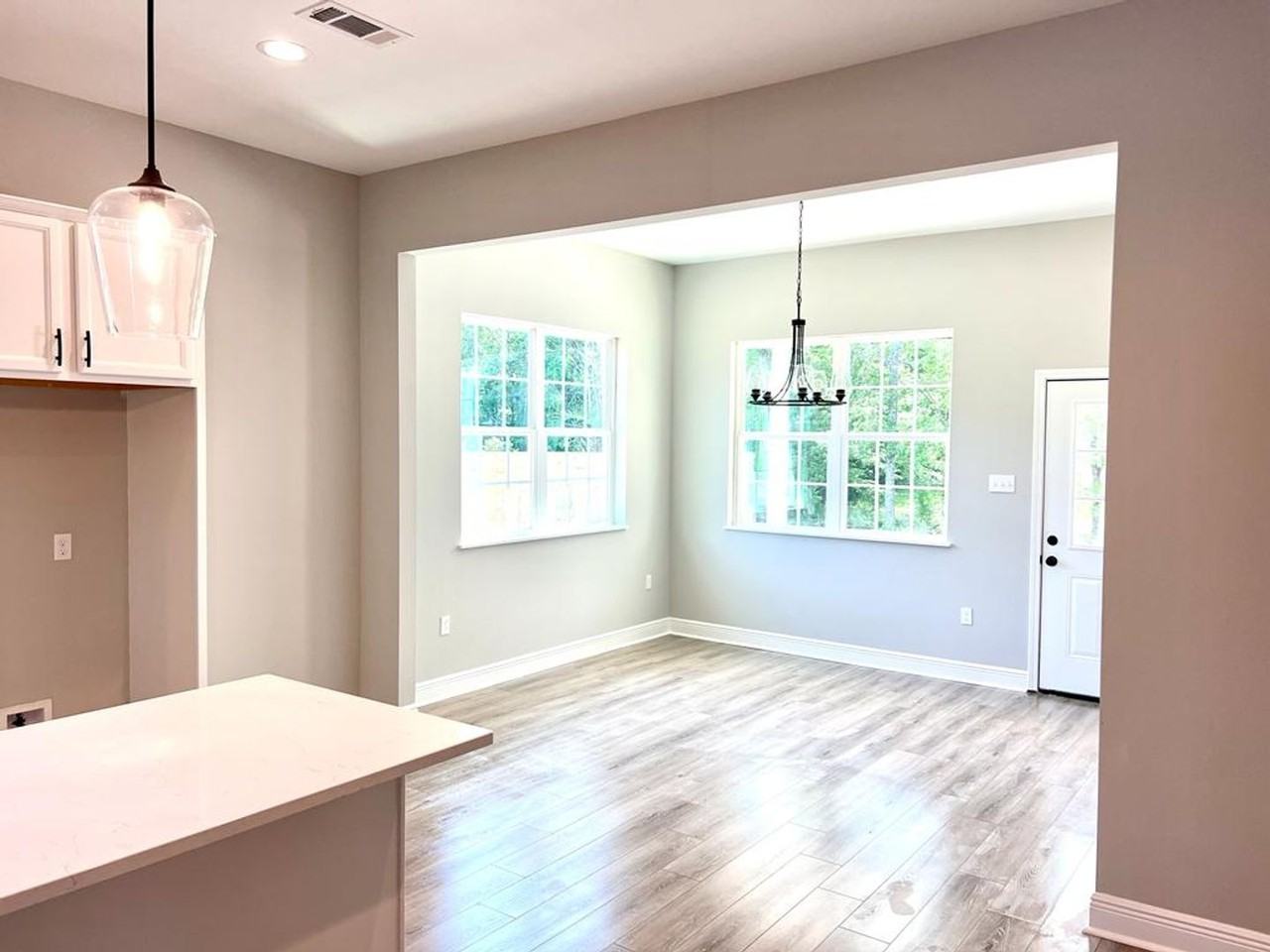 10539 Durmast Dr - Photo 3 of 8