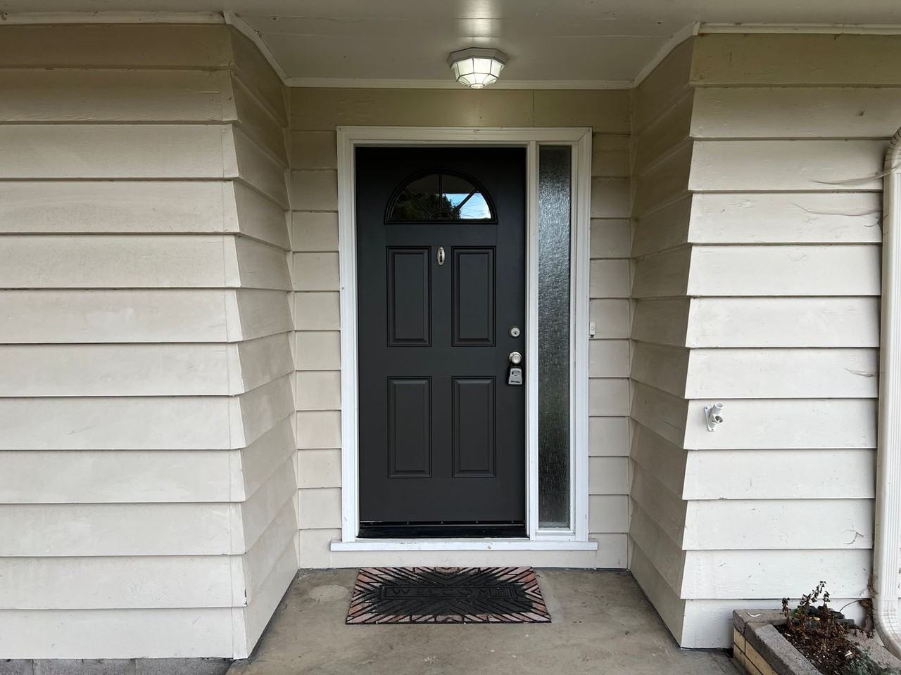 2106 Golden Gardens St - Photo 4 of 31
