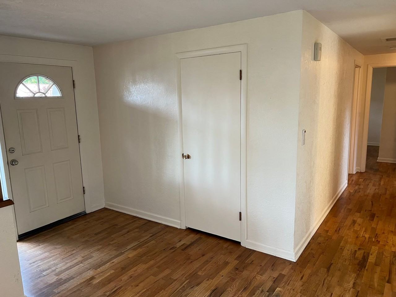 2106 Golden Gardens St - Photo 6 of 31
