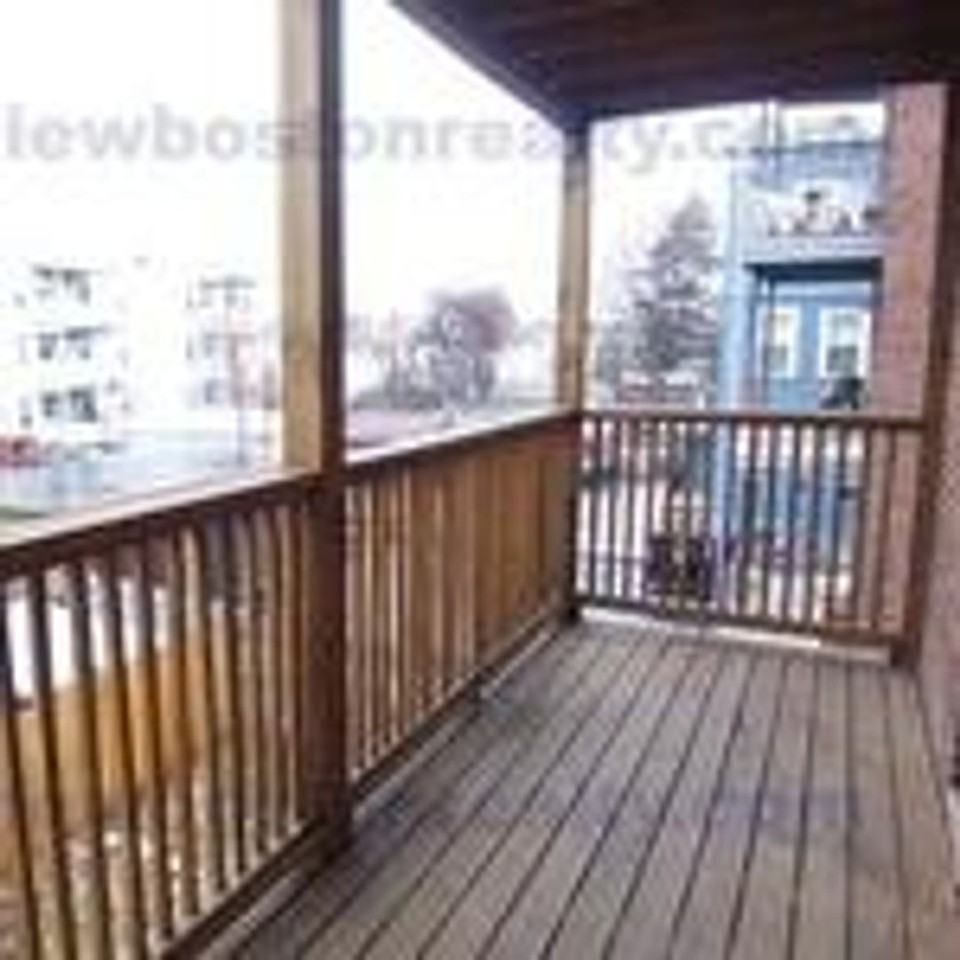 4 4 Lichfield St #D - Photo 2 of 13