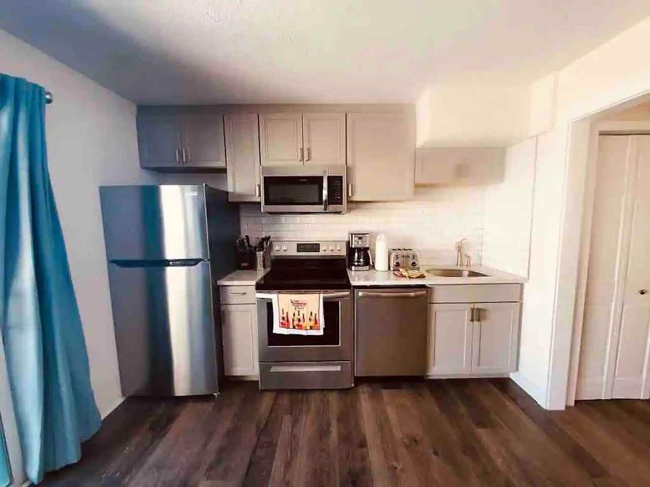 330 E La Bonte St #15K - Photo 6 of 12