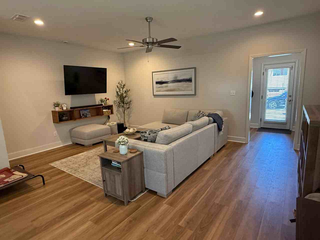 639 E Brevard St - Photo 4 of 17