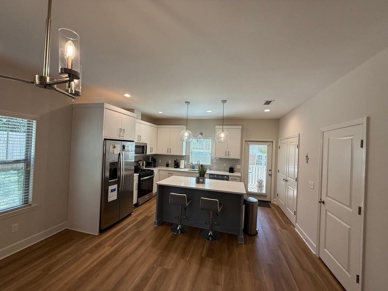 639 E Brevard St - Photo 7 of 17