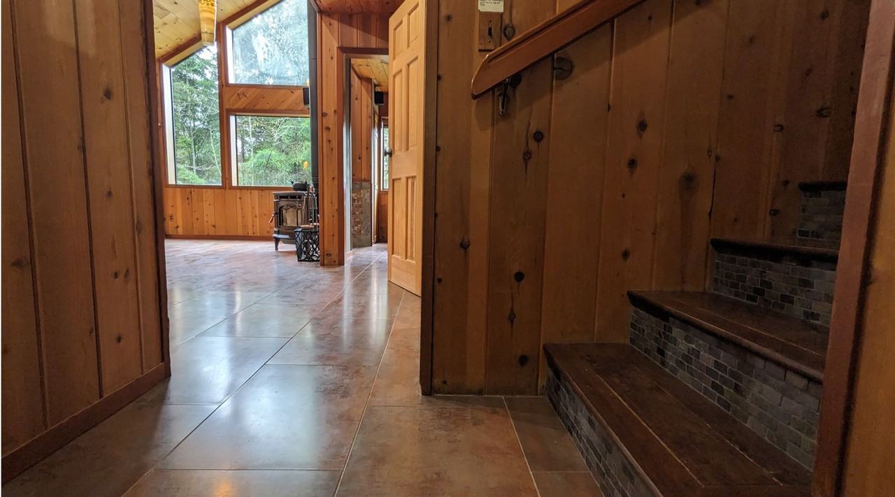 2416 Greenwood Heights Dr - Photo 3 of 31