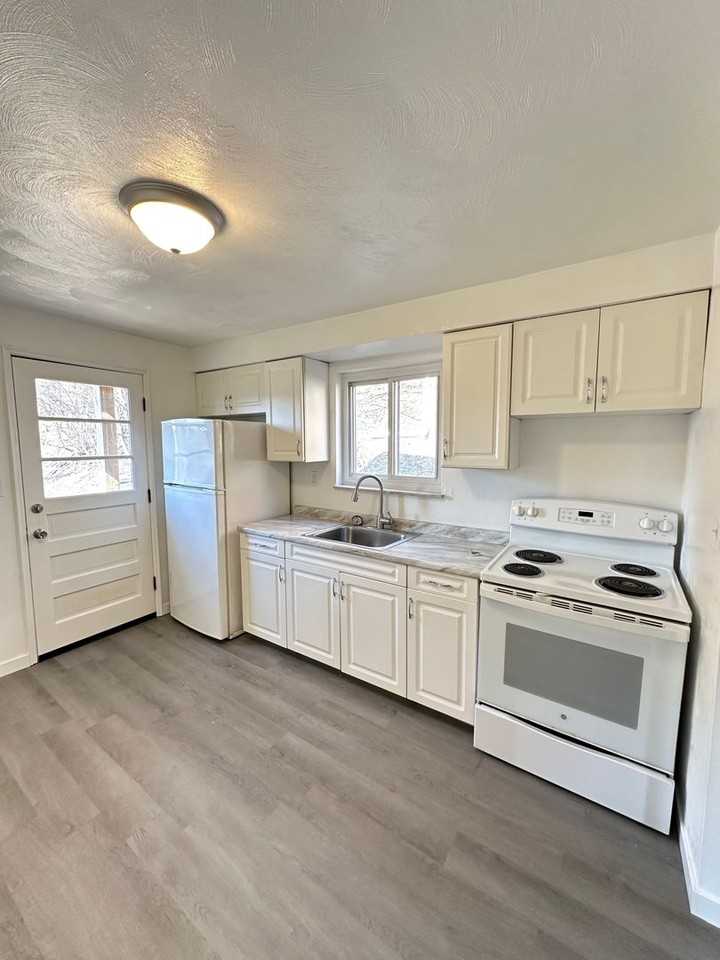 531 Decatur Ave - Photo 2 of 13