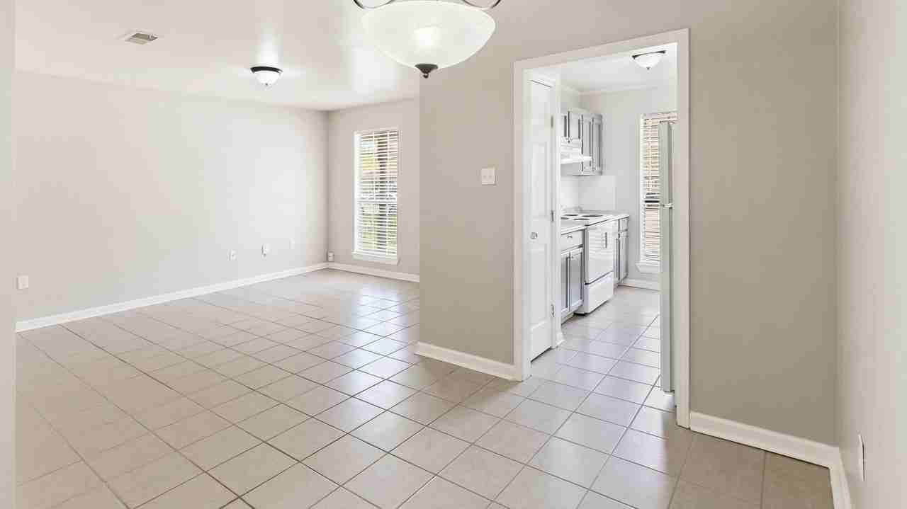 7064 Meadow Park Ave - Photo 2 of 9