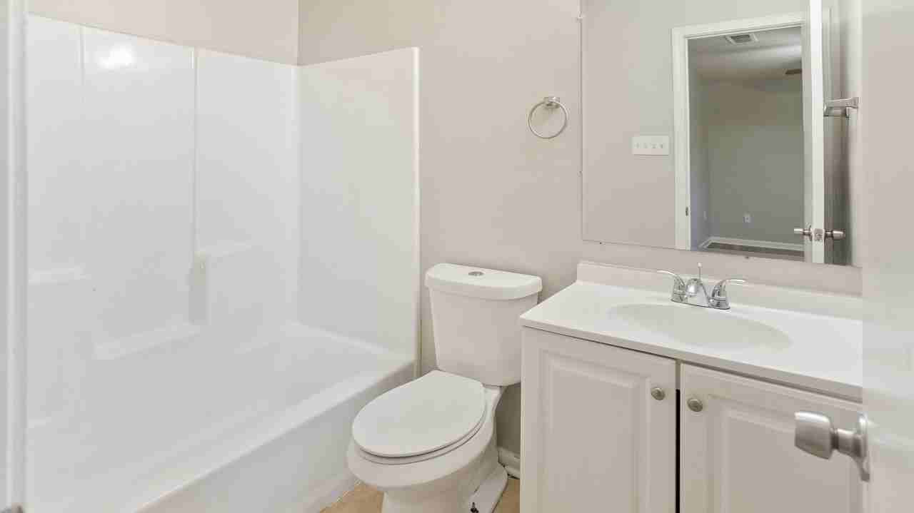 7064 Meadow Park Ave - Photo 3 of 9