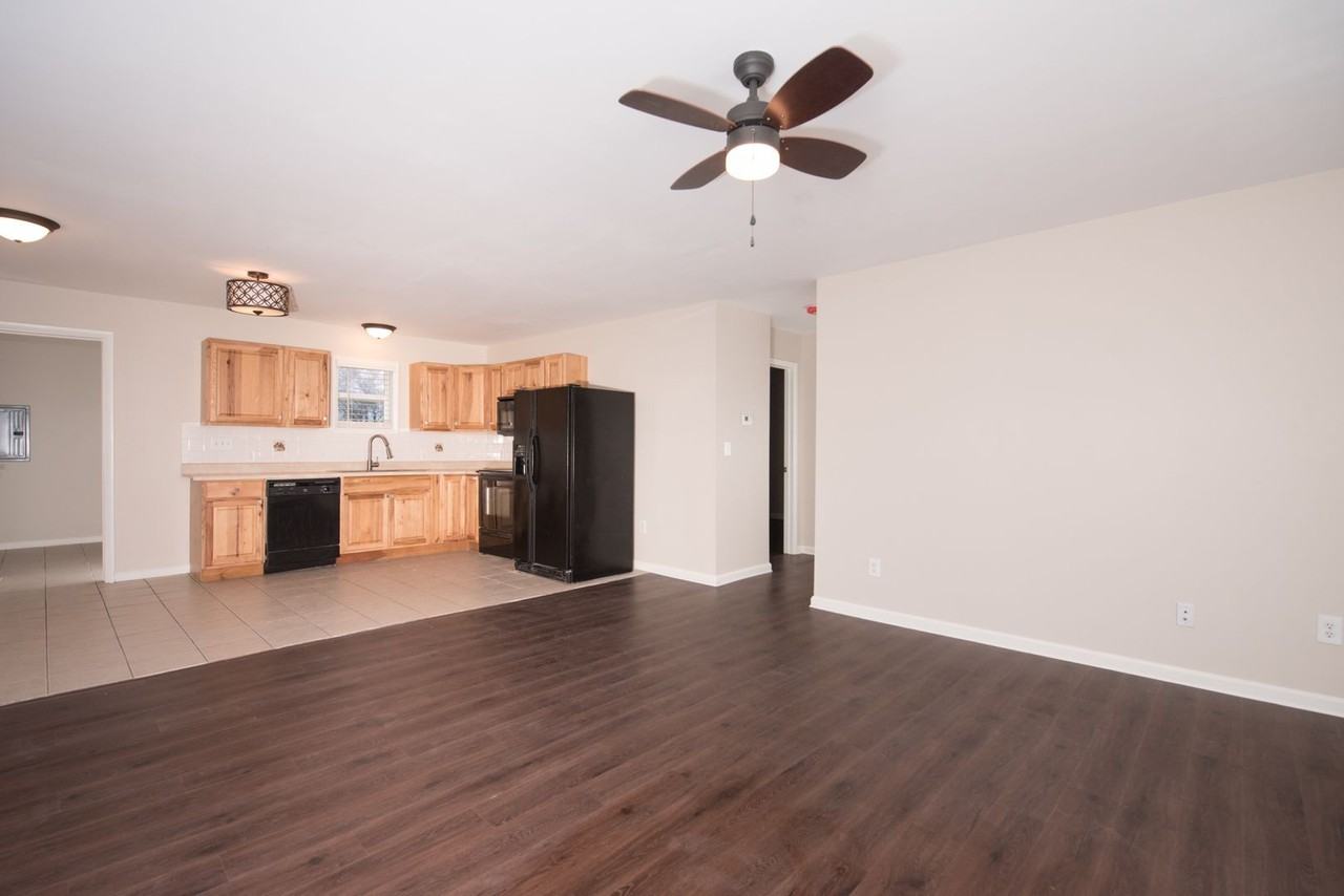 Cossayuna Lake - Photo 2 of 34