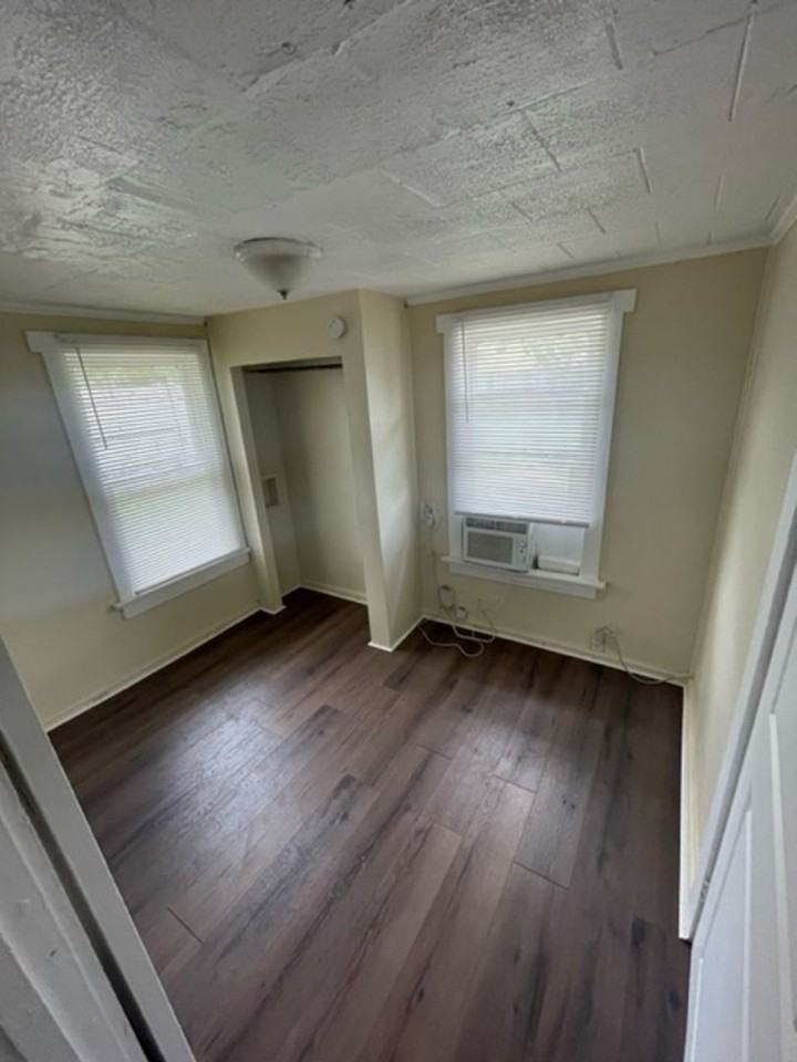 2745 9th St E - Photo 5 of 9