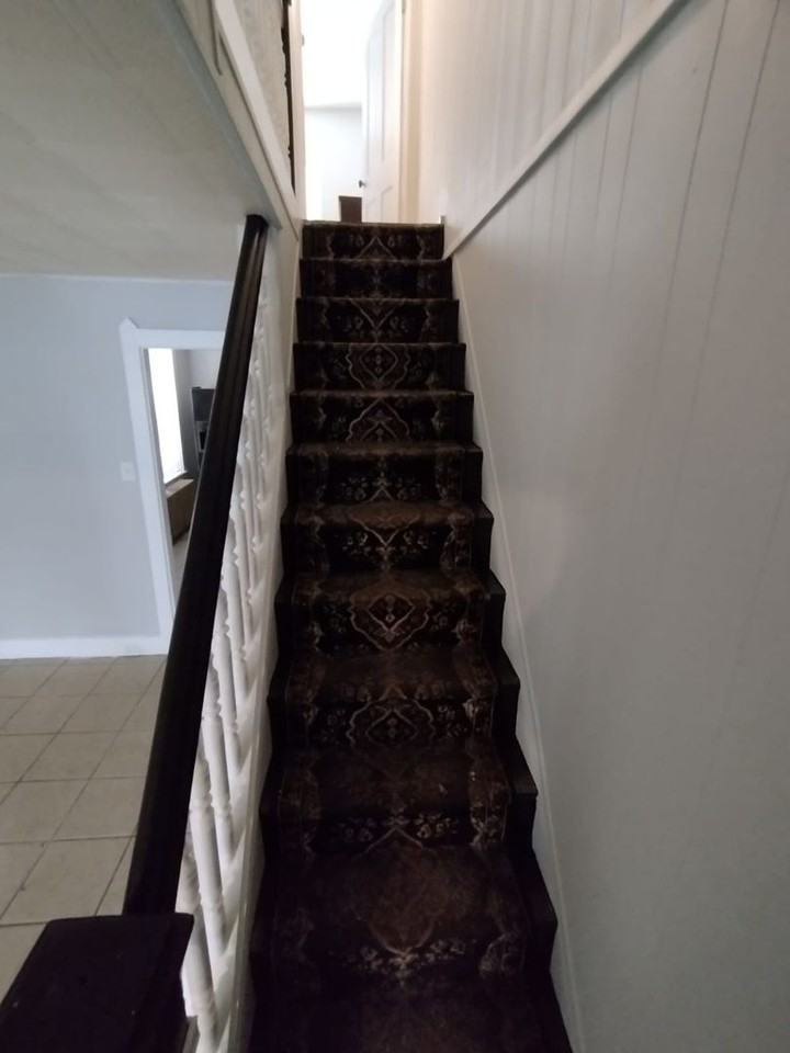 415 Laurel St - Photo 5 of 10