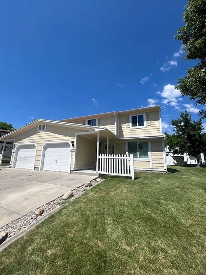 4272 S Taryton Ct - Photo 2 of 34