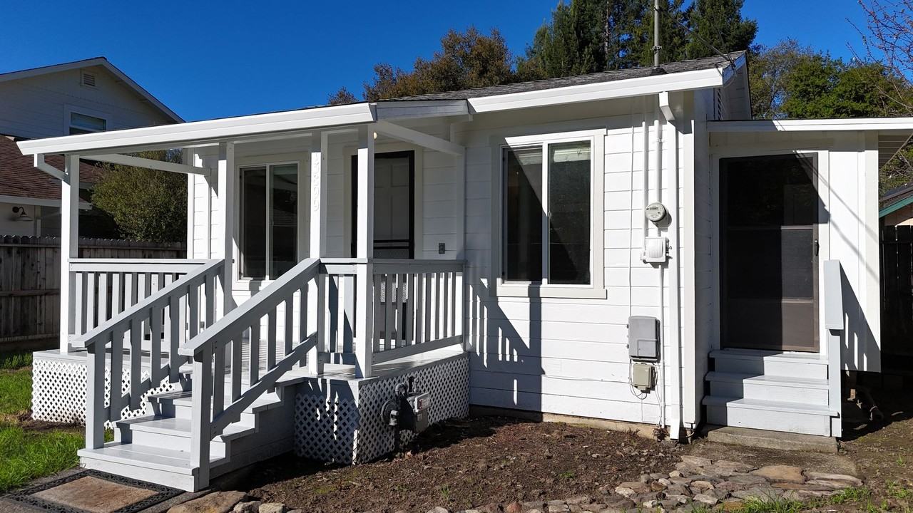 13899 Village Ave - Photo 3 of 13