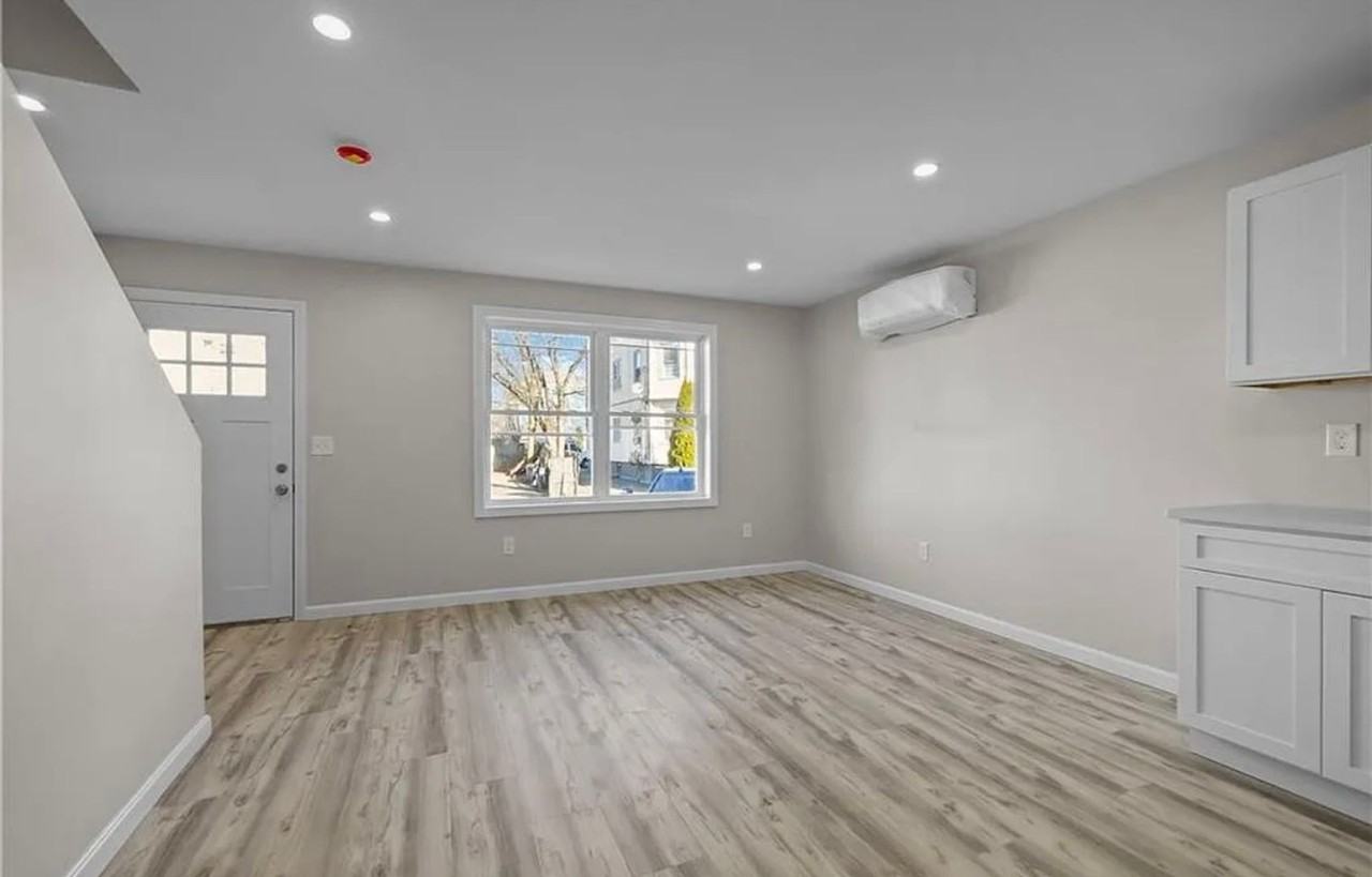 208 Althea St - Photo 3 of 14