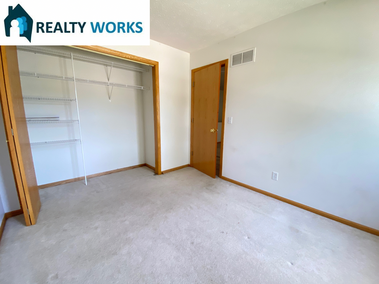 206 Irving St - Photo 6 of 10