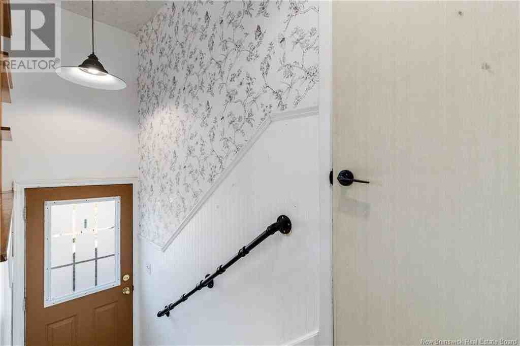 43 Rosedale Ave #1 - Photo 3 of 32