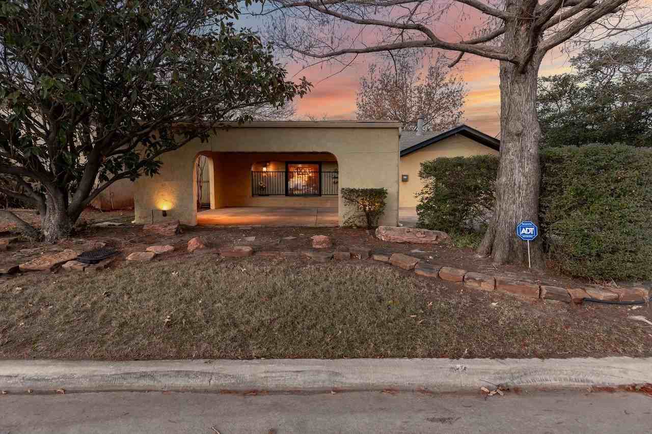 2541 Nw 48th St - Photo 3 of 36