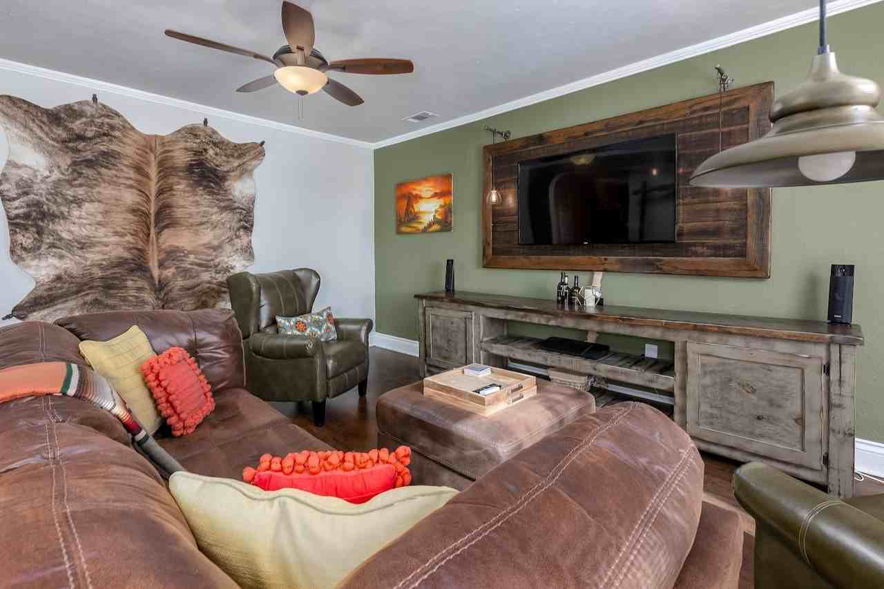 2541 Nw 48th St - Photo 2 of 36