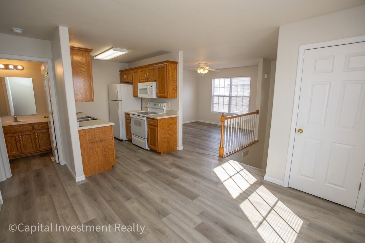 1812 Albert Pl - Photo 2 of 26