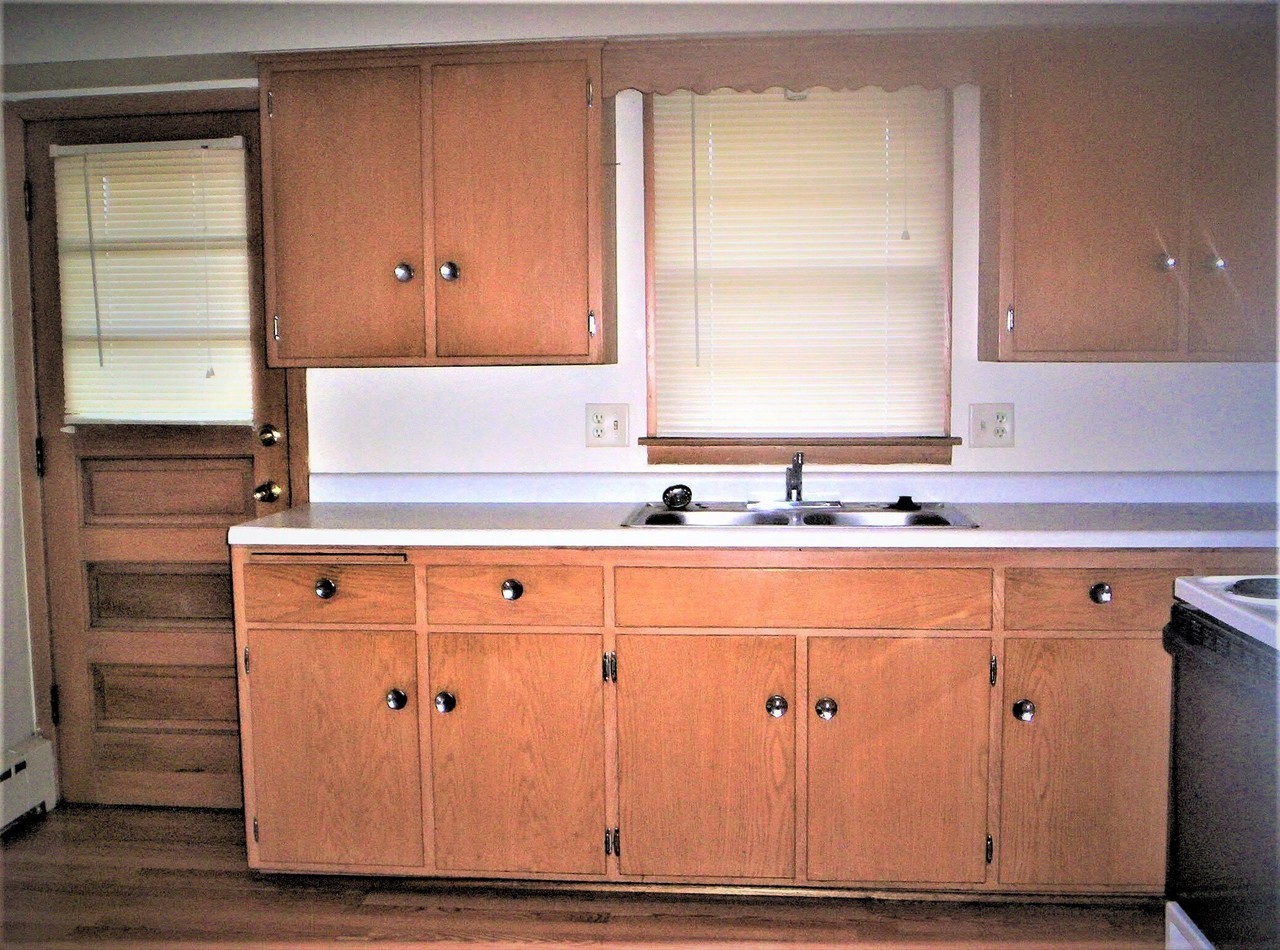 406 Pawling St #2 - Photo 3 of 12