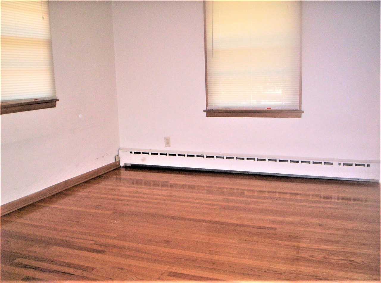 406 Pawling St #2 - Photo 6 of 12
