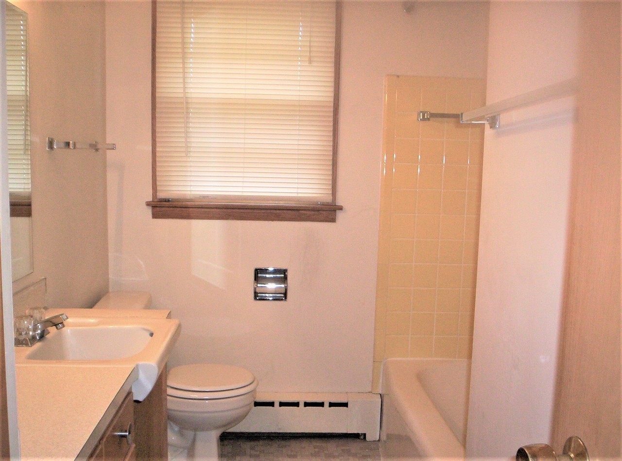 406 Pawling St #2 - Photo 7 of 12