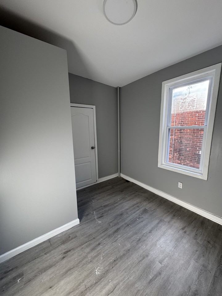 437 Cooper Pl - Photo 2 of 36