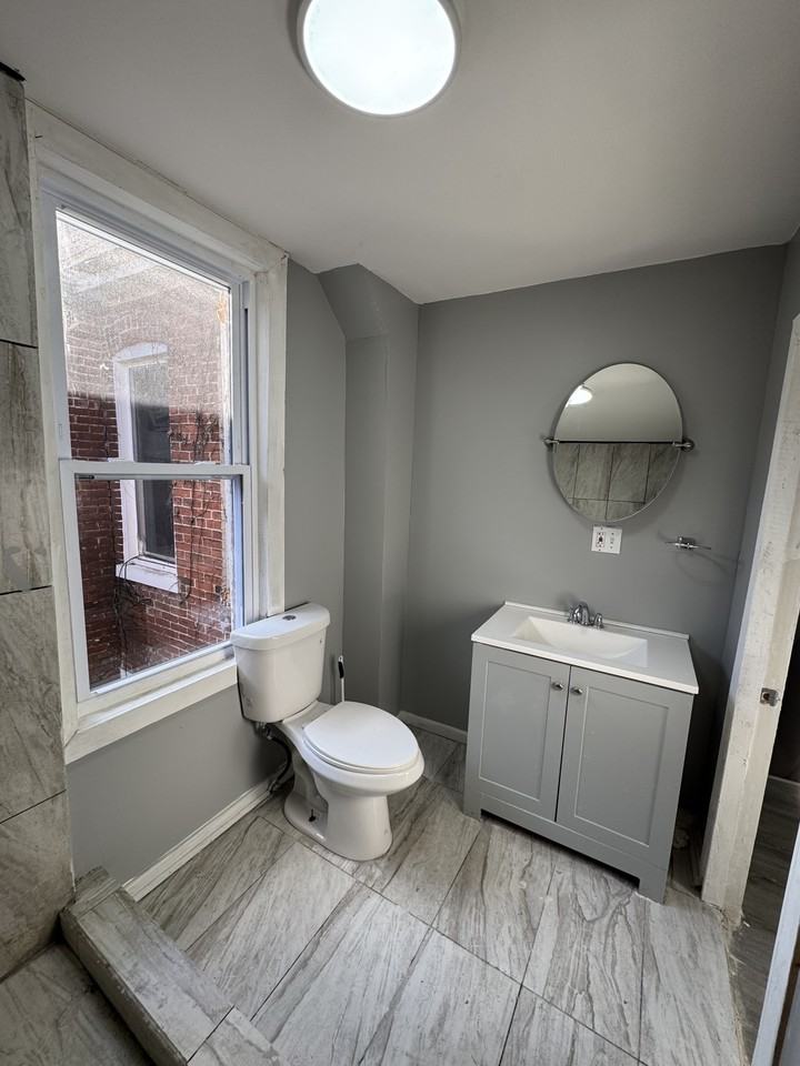 437 Cooper Pl - Photo 5 of 36
