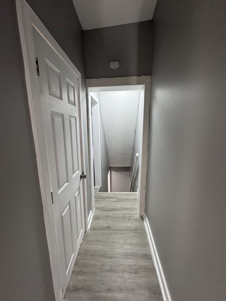437 Cooper Pl - Photo 4 of 36