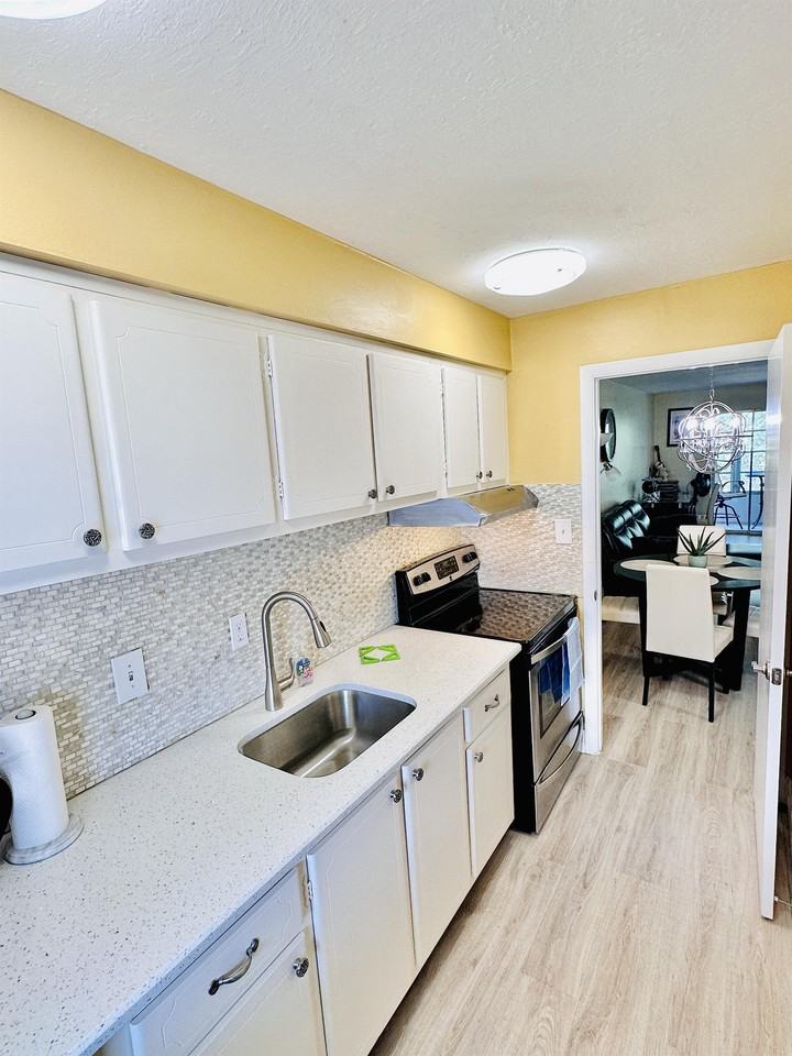 72 7th St S #306 - Photo 2 of 30