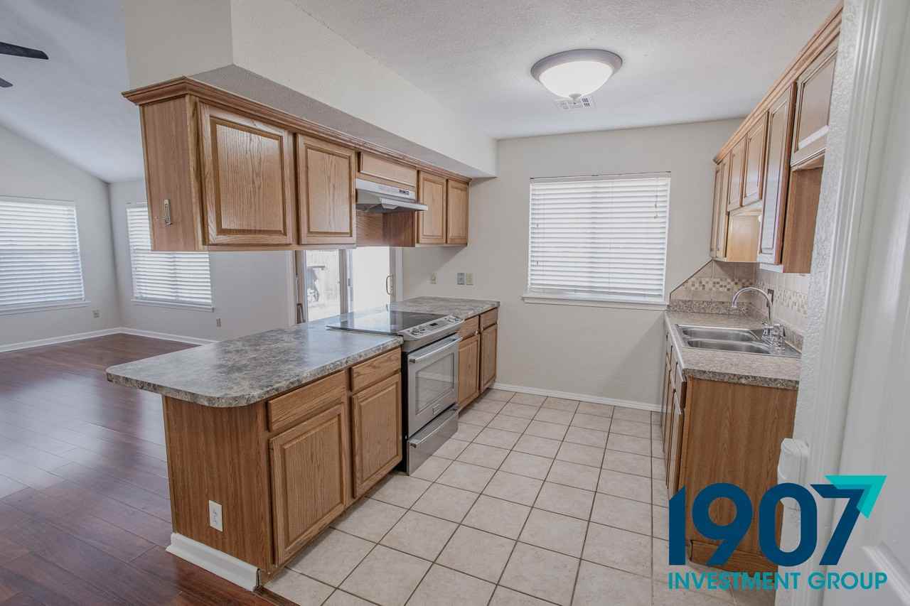 3217 Sw 93rd St - Photo 2 of 24